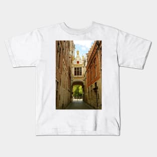 Blinde Ezel St, Bruges Kids T-Shirt